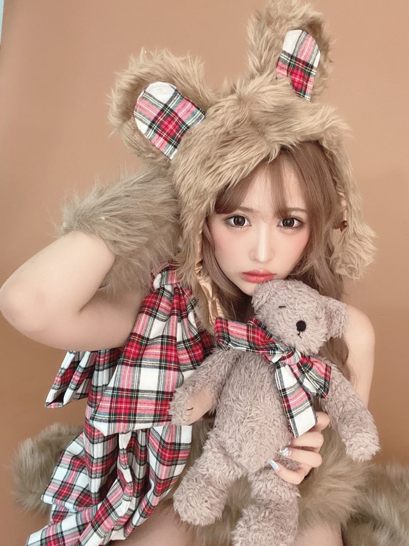 伊藤桃々スタイルブック『「peach」ITO MOMO STYLE BOOK』