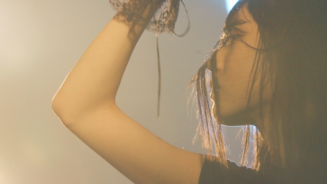 「FLY HIGHER AGAIN [live clip]」より