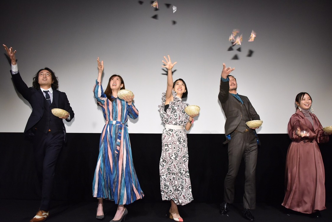 映画『酔うと化け物になる父がつらい』完成披露試写会