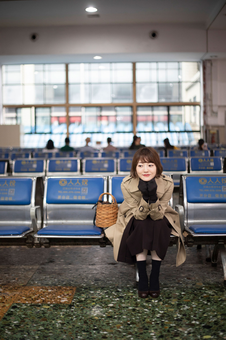 花澤香菜写真集『How to go？』（東京ニュース通信社刊）