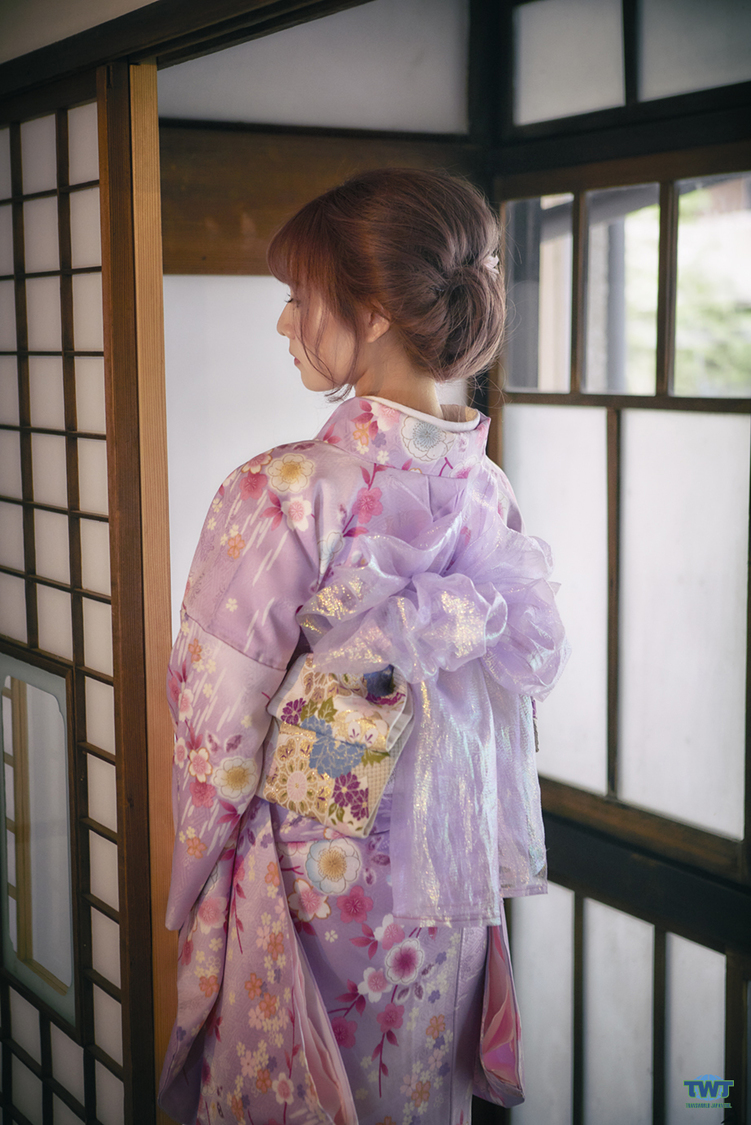 『すみれ色の魔法』より