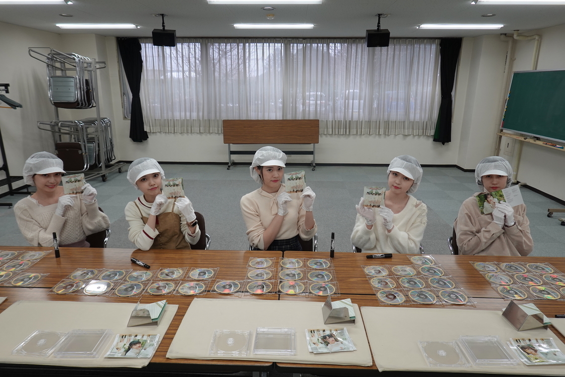 CDのプレス工場を訪問するAnge☆Reve
