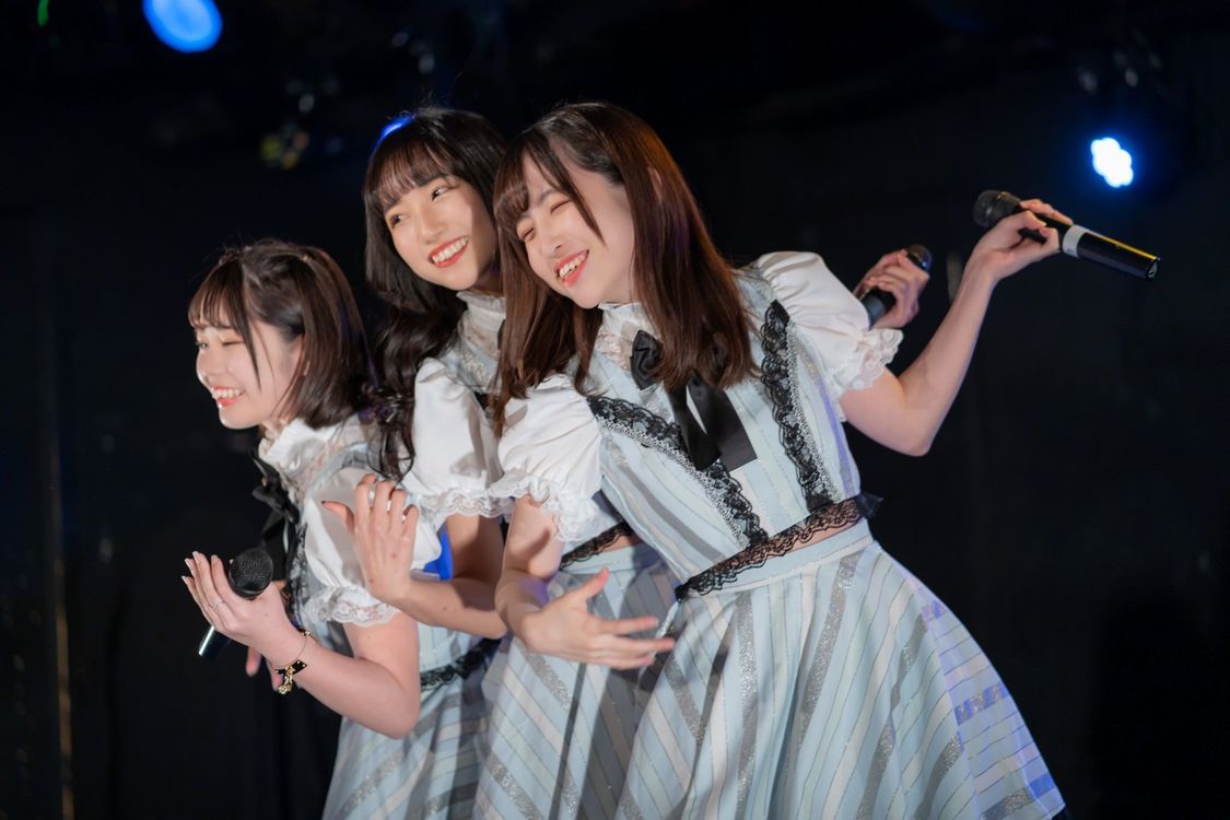 左から呉井夢月、望月レイラ、小橋沙羅