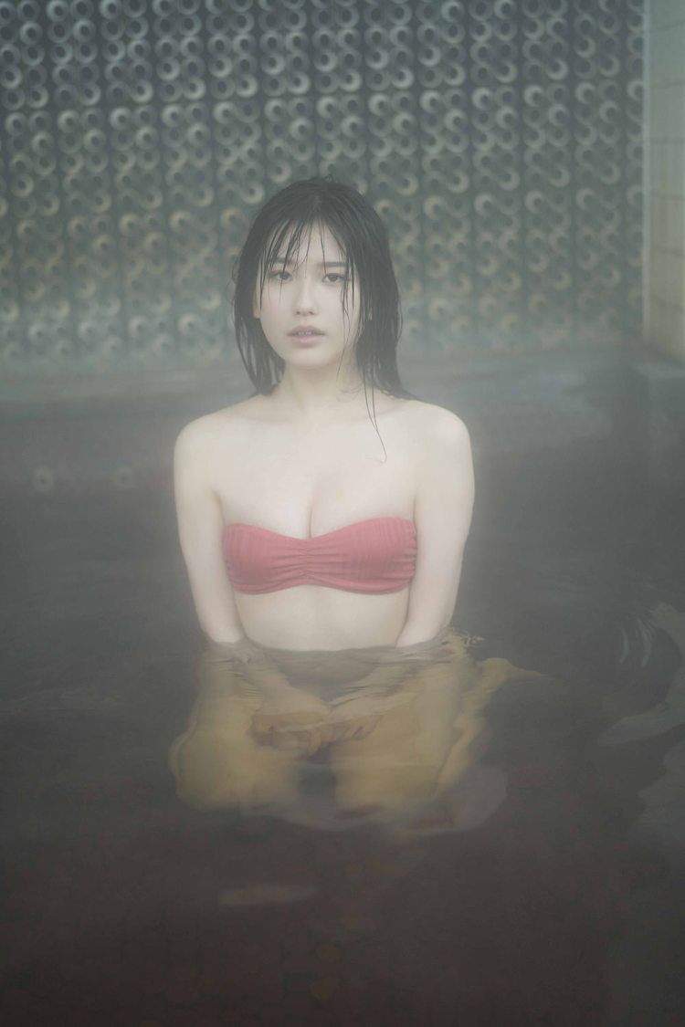 『B.L.T.4月号』（東京ニュース通信社刊）撮影：カノウリョウマ