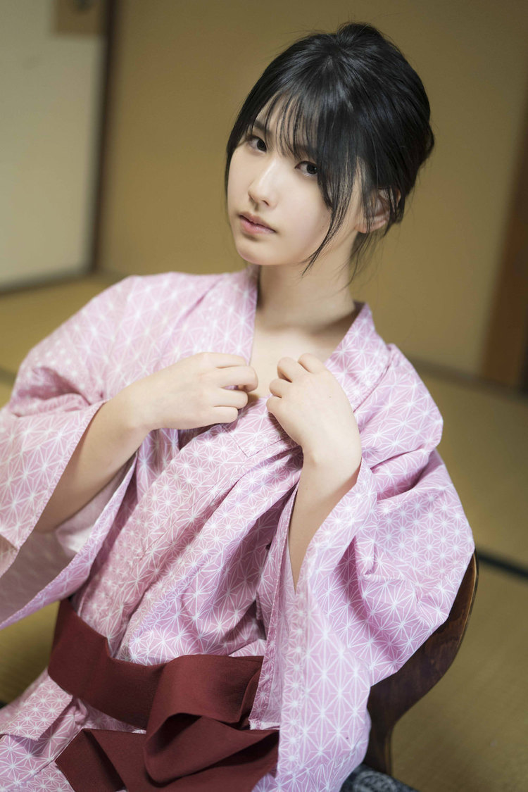 『B.L.T.4月号』（東京ニュース通信社刊）撮影：カノウリョウマ