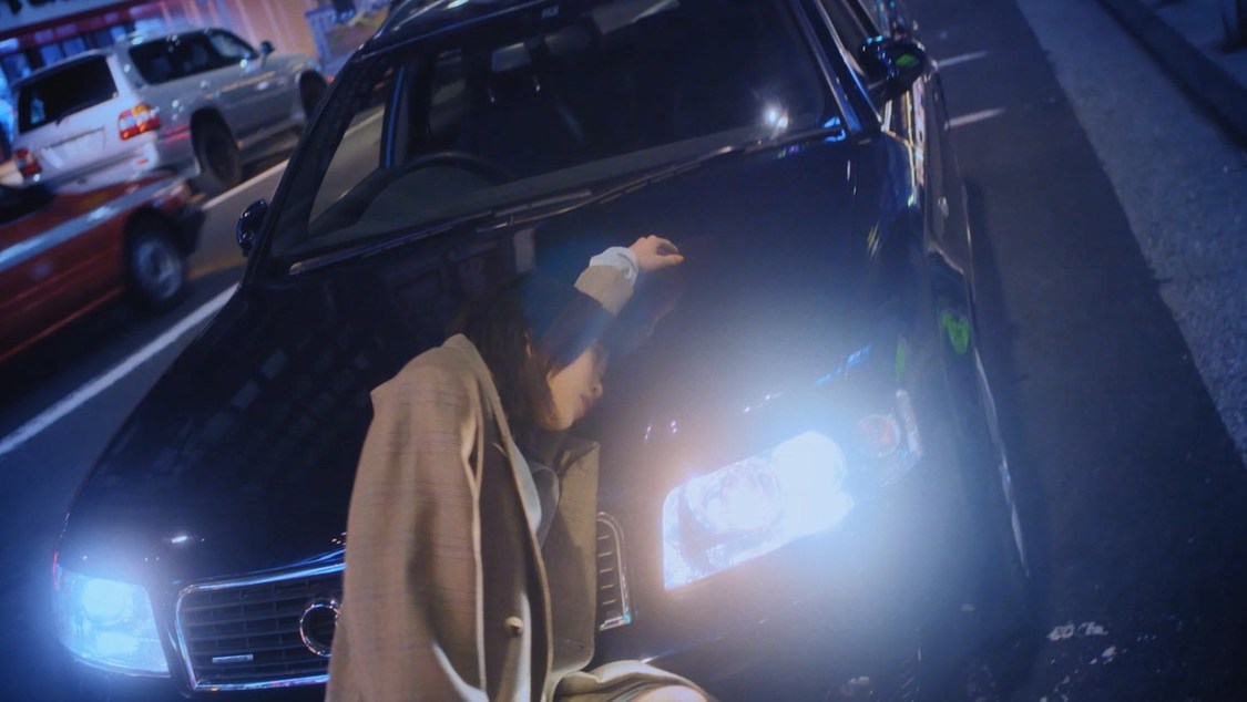 「死にたい夜にかぎって」MVより