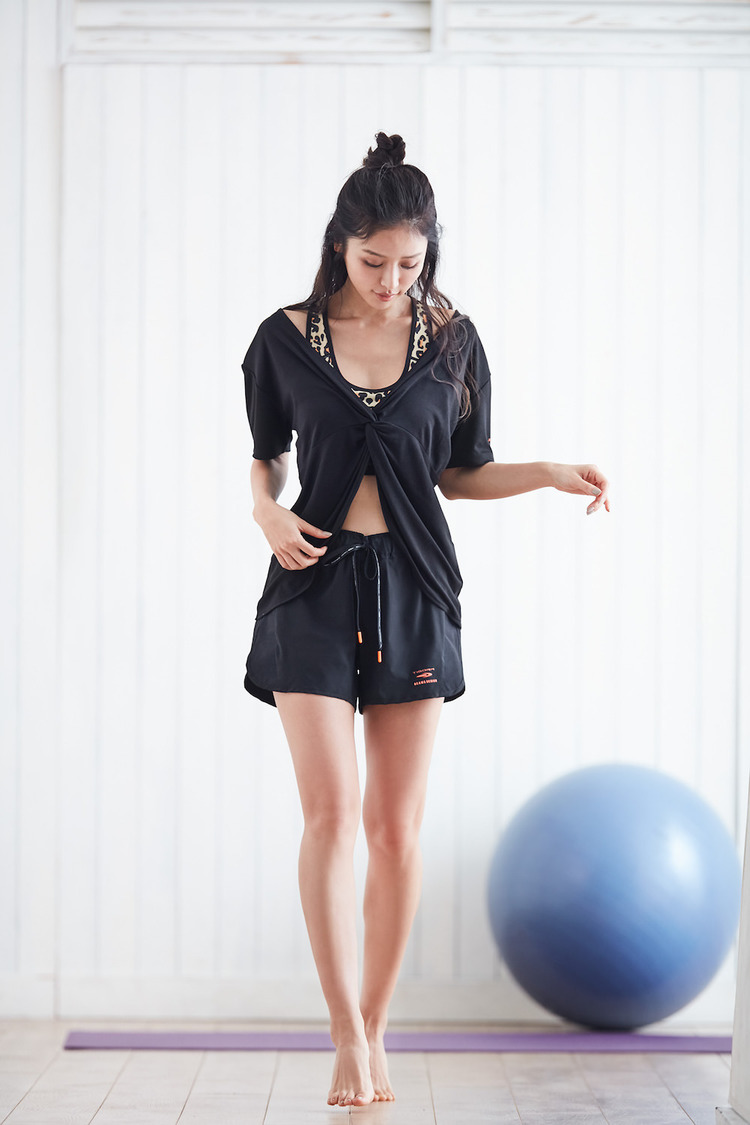 加治ひとみ『TIGORA / BEAMS DESIGN』