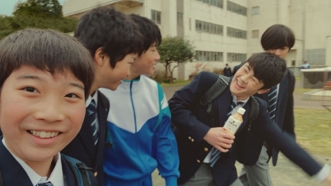 新TVCM「きっと幸せは、さわれるくらい、そばにある。幸せの紅茶。」篇