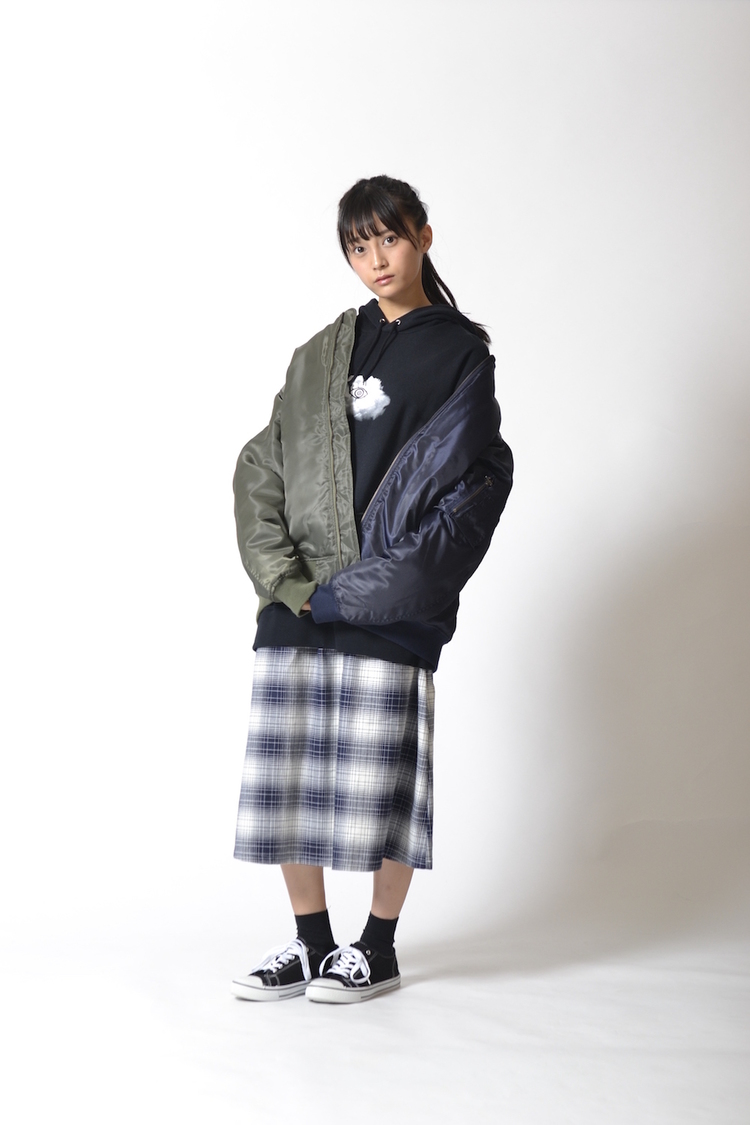 小山リーナ×LIVERTINE AGE コラボ・プルオーバーパーカー