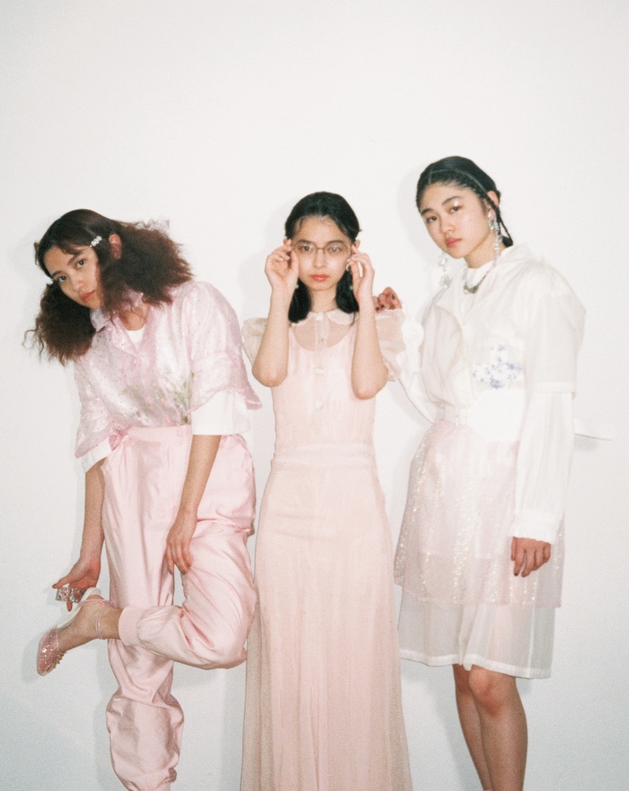 『bis』5月号 上國料萌衣（アンジュルム）・滝澤エリカ・桃月なしこ