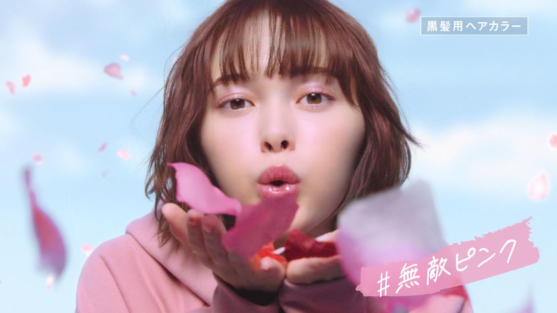 パルティカラーリングミルク 今の気分で塗りかえる』篇より