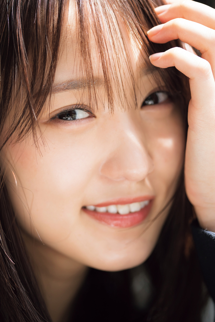 『CMNOW vol.204』欅坂46 菅井友香／撮影：LUCKMAN