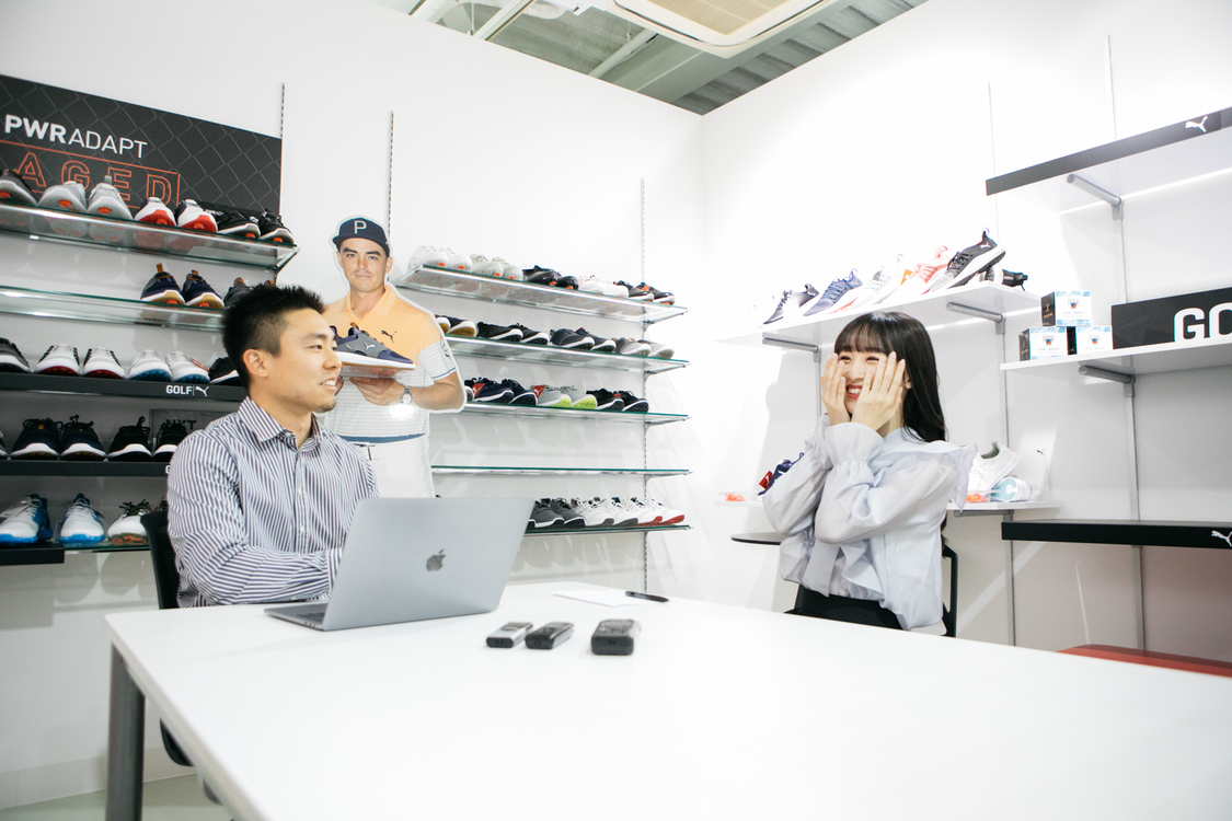 小倉豪さん（COBRA PUMAゴルフ事業部）、音嶋莉沙（＝LOVE）｜COBRA PUMAゴルフ