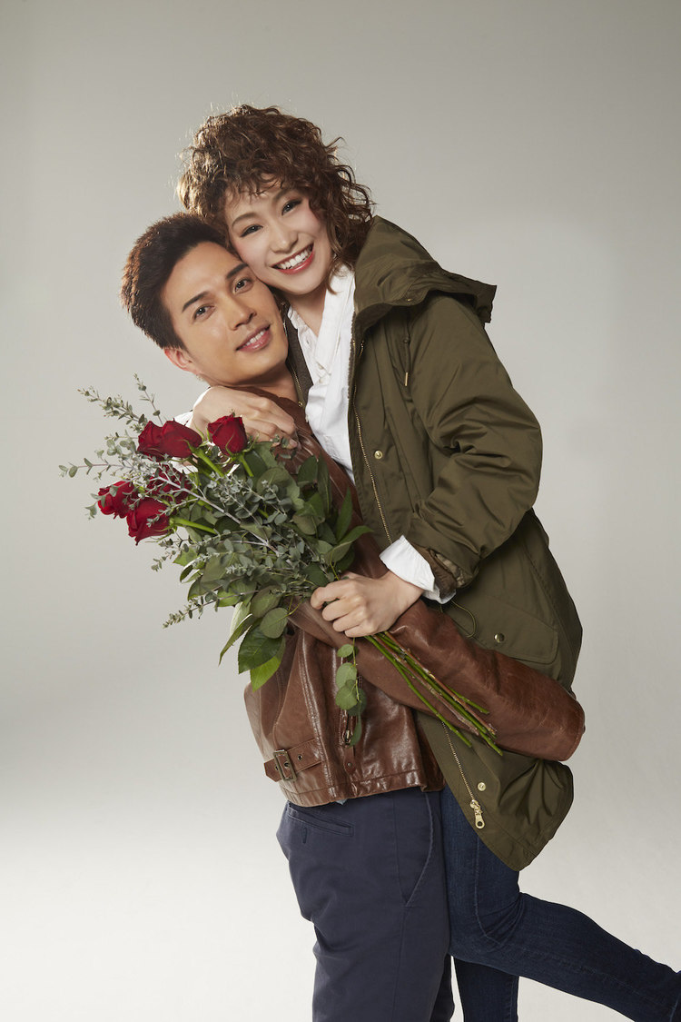 主人公のアレックス・オーウェンズ役（愛希れいか）＆ ニック・ハーレイ役（廣瀬友祐）