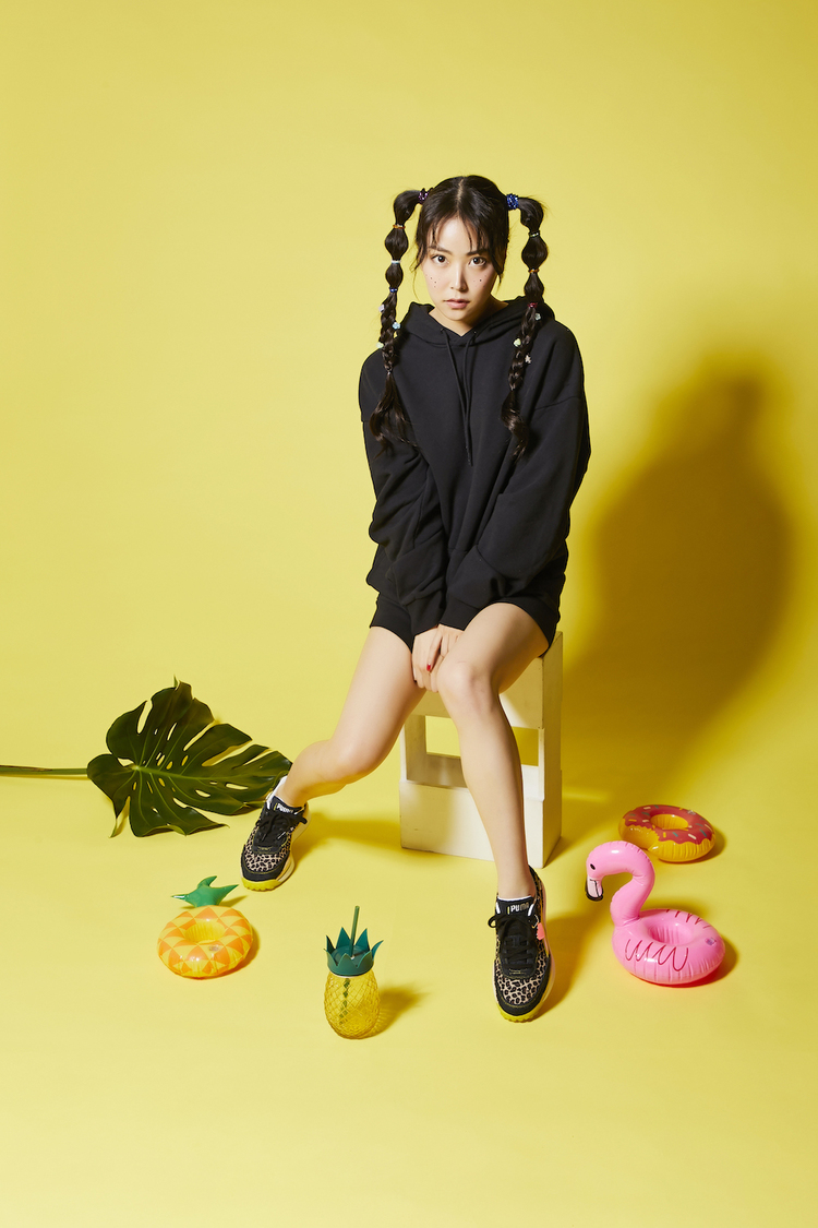 『GRAPHICS HOODY』