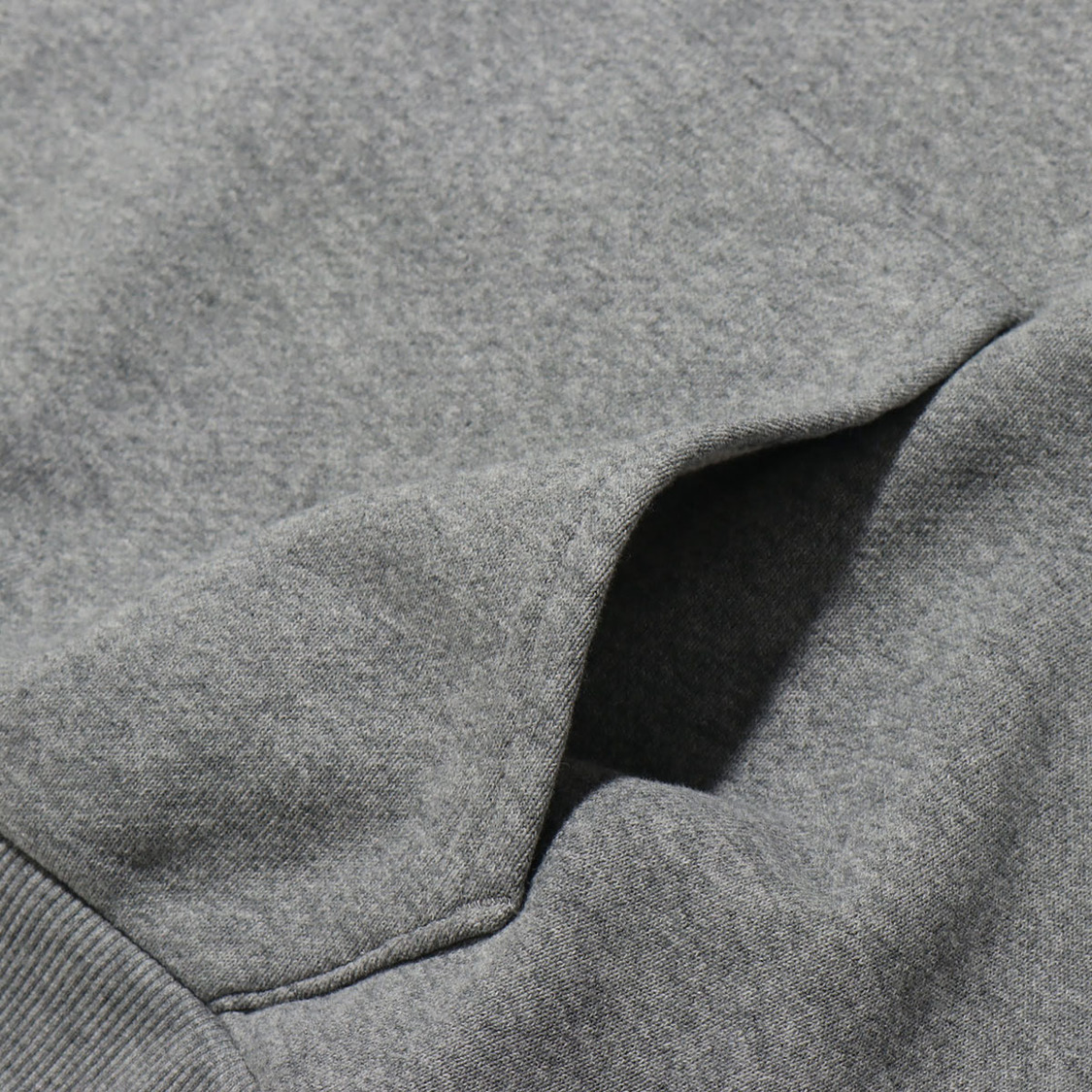 『GRAPHICS HOODY』