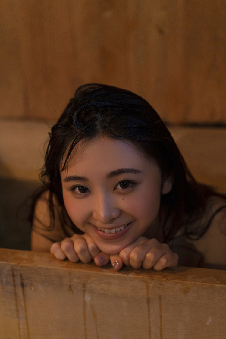 真島なおみ　(c)栗山秀作／週刊FLASH