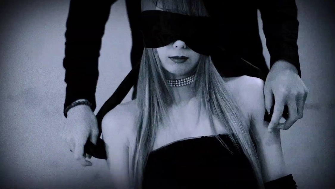 「裏切りの爪痕」MVより