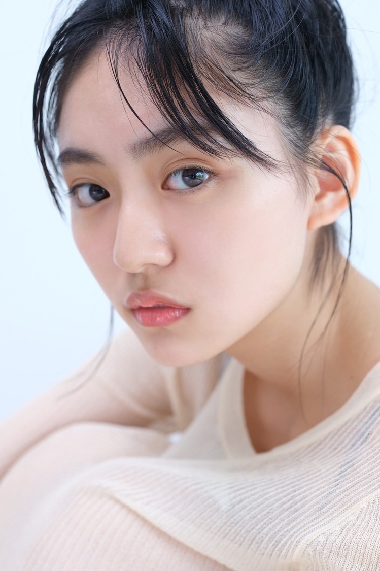 豊田ルナ／編集部：株式会社集英社 週刊プレイボーイ編集部　カメラマン：松岡一哲