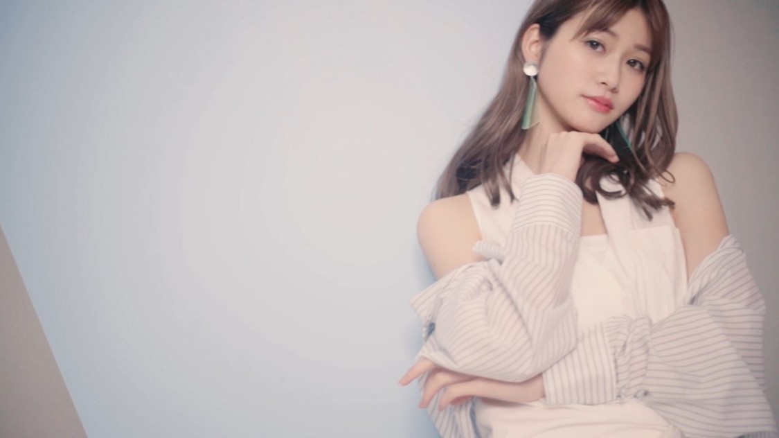 『ウィッチズポーチ×生見愛瑠』動画より