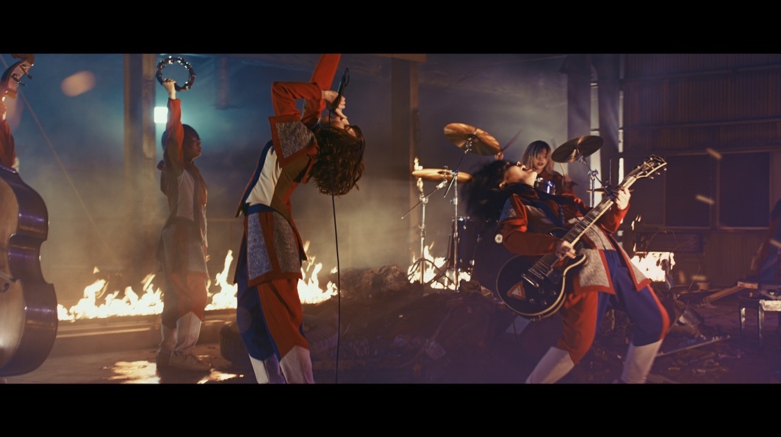 「TOMORROW」MVより