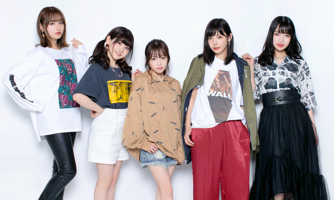 #ババババンビ（左から池田メルダ、小鳥遊るい、岸みゆ、水湊みお、吉沢朱音）©佐賀章広