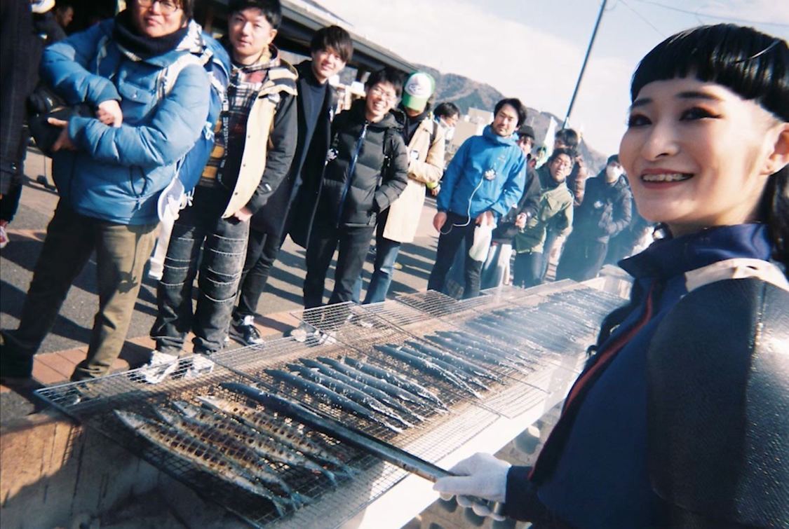 BiSH メジャー3.5thアルバム『LETTERS』告知動画より（撮影：セントチヒロ・チッチ）