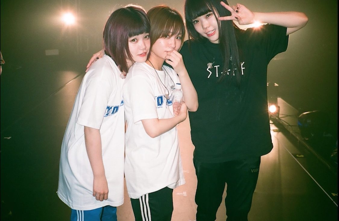 BiSH メジャー3.5thアルバム『LETTERS』告知動画より（撮影：セントチヒロ・チッチ）