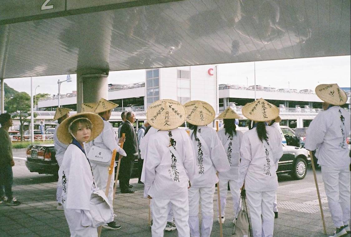 BiSH メジャー3.5thアルバム『LETTERS』告知動画より（撮影：セントチヒロ・チッチ）