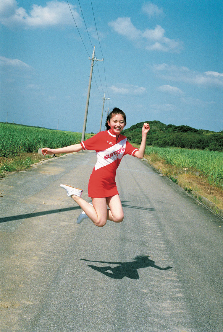 久間田琳加1st写真集『りんくまちっく』より