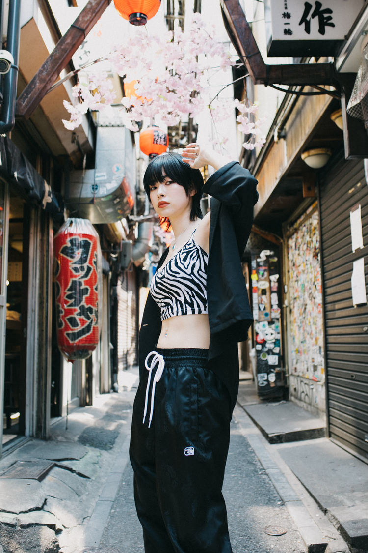 南向いずみ（BLACKNAZARENE）