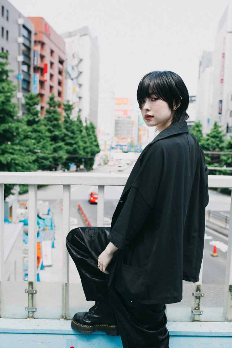 南向いずみ（BLACKNAZARENE）