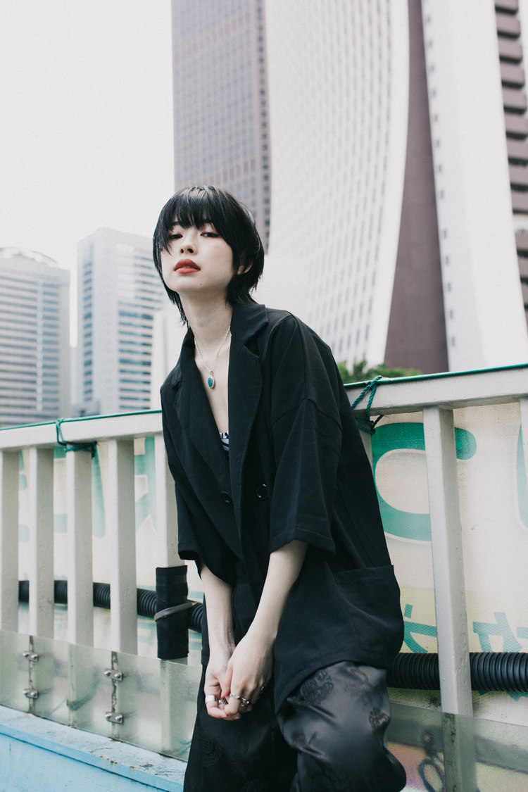 南向いずみ（BLACKNAZARENE）