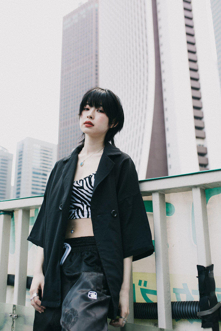 南向いずみ（BLACKNAZARENE）