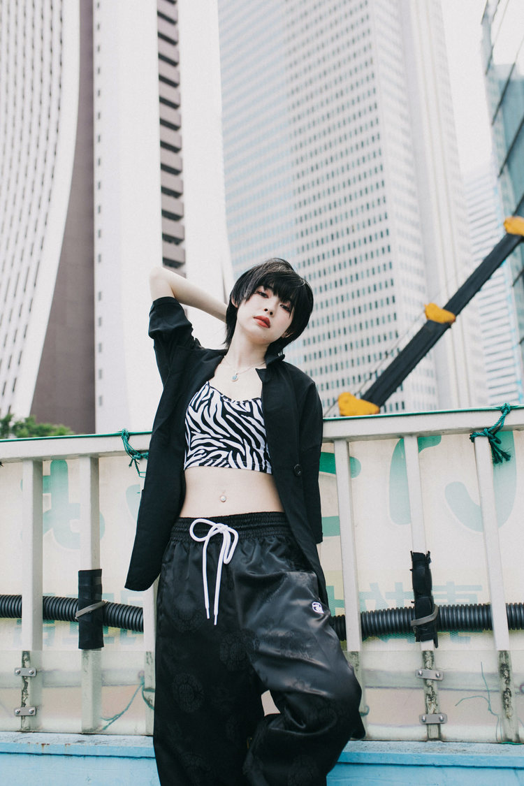 南向いずみ（BLACKNAZARENE）