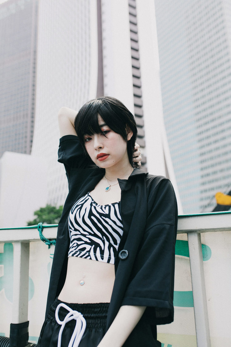 南向いずみ（BLACKNAZARENE）