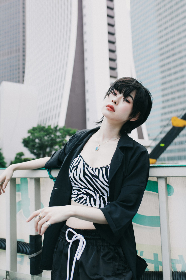 南向いずみ（BLACKNAZARENE）