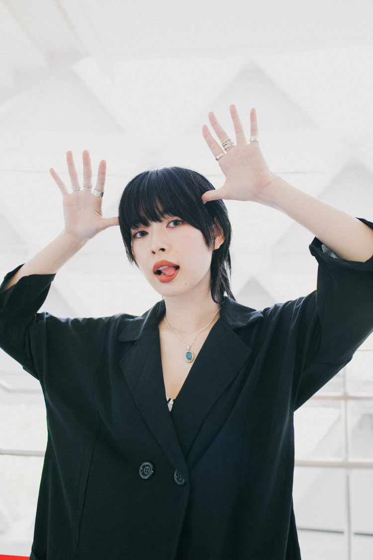 南向いずみ（BLACKNAZARENE）