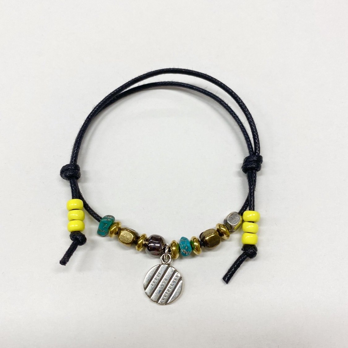 オサレカンパニープロデュース『VIVIFY × AKB48』「AKB48 15th anniversary チャーム付きブレスレット」