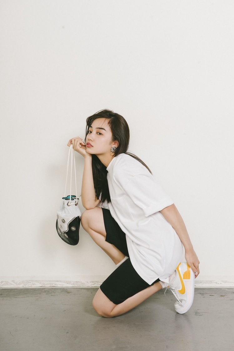 黒木ひかり『JELLY』掲載カット