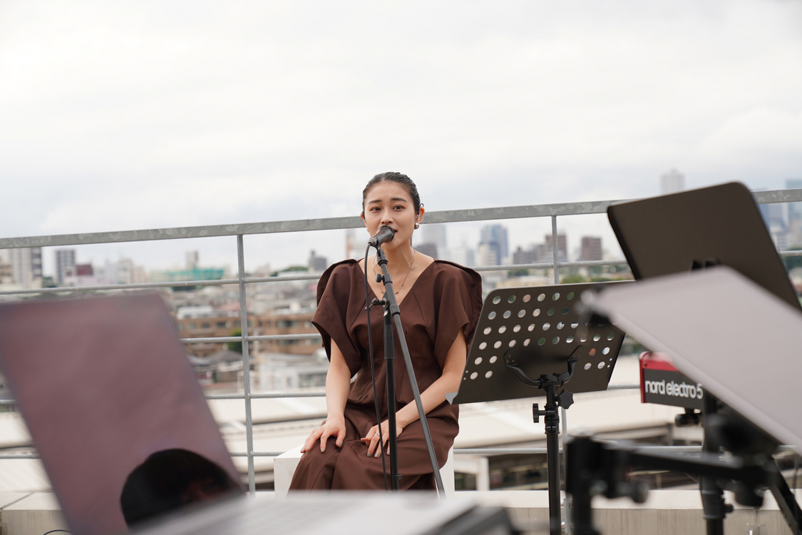 和田彩花『2020.06.21. 私たちには空があるだけだって、確かめてみよう』