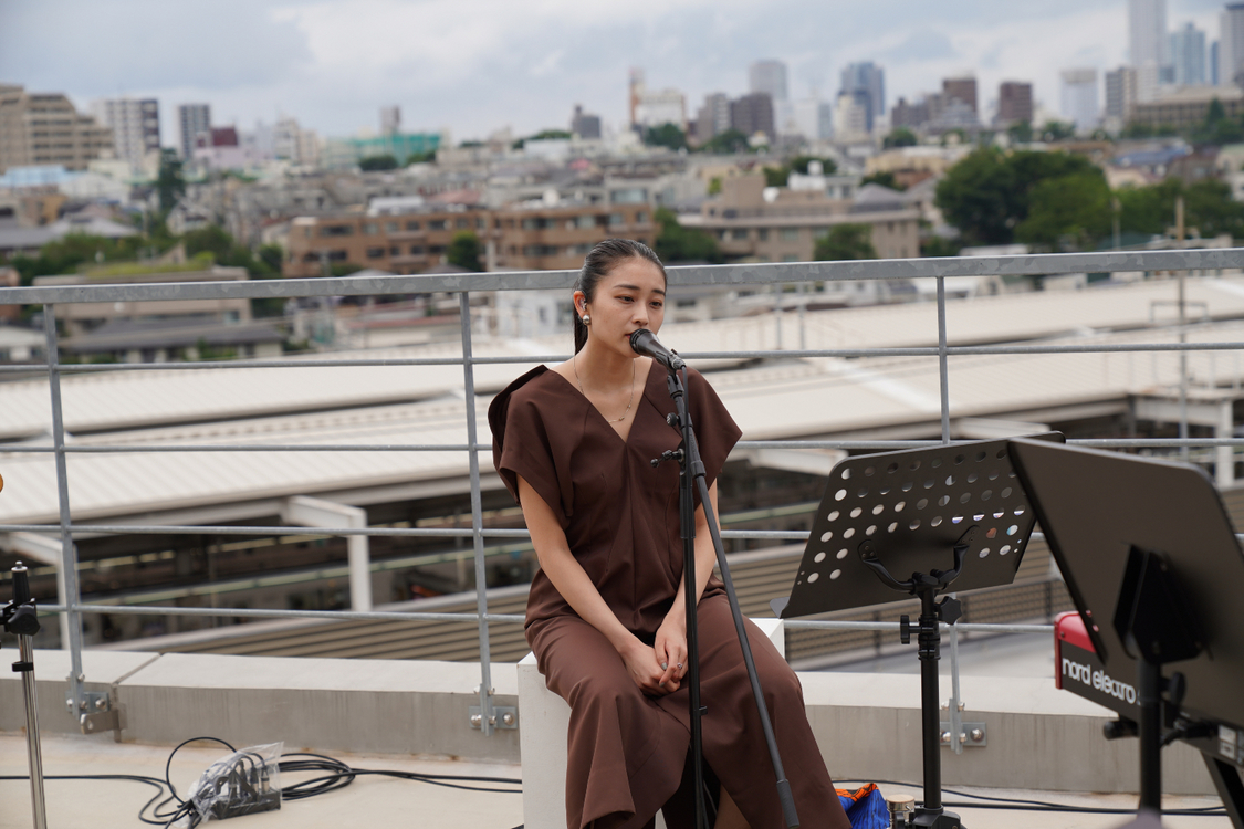 和田彩花『2020.06.21. 私たちには空があるだけだって、確かめてみよう』
