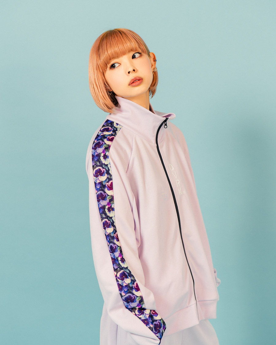 最上もが×『DVRK』コラボトラックスーツ