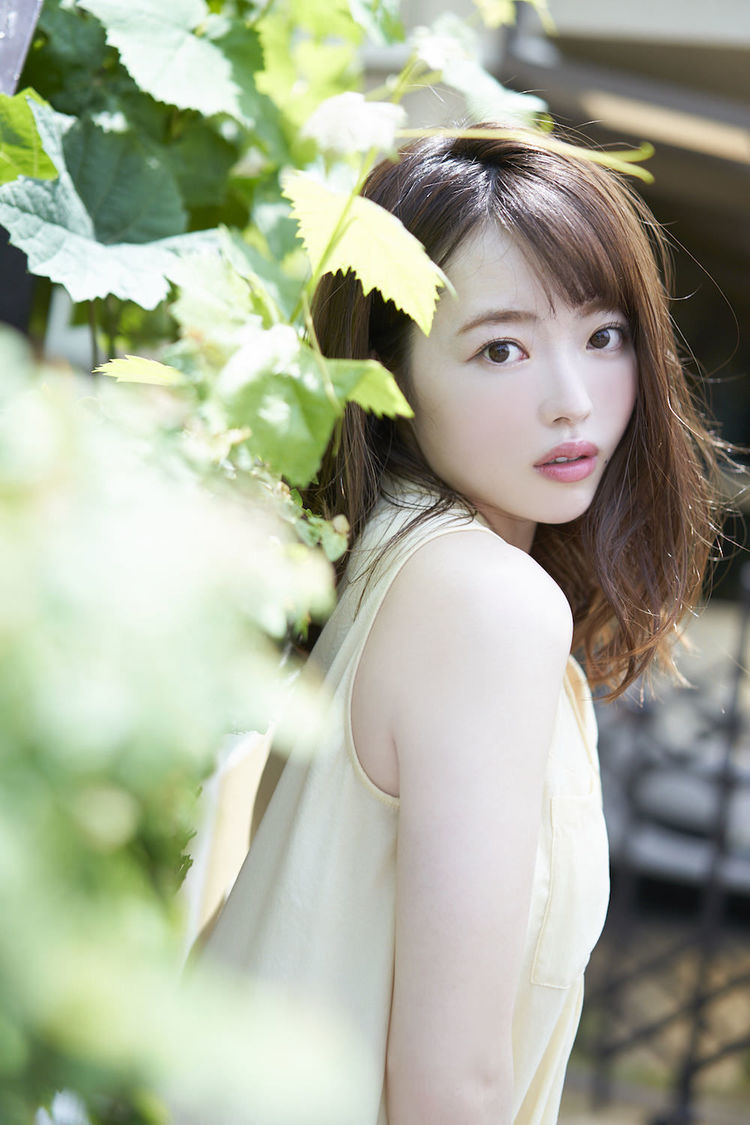 森香穂（撮影：岡本武志『B.L.T.』8月号（東京ニュース通信社刊））