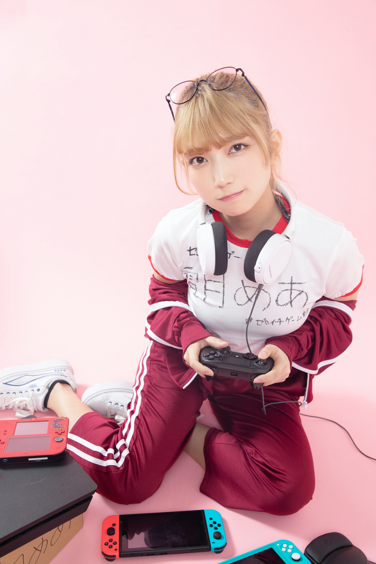 霜月めあ　(c)石井健/FLASHスペシャル