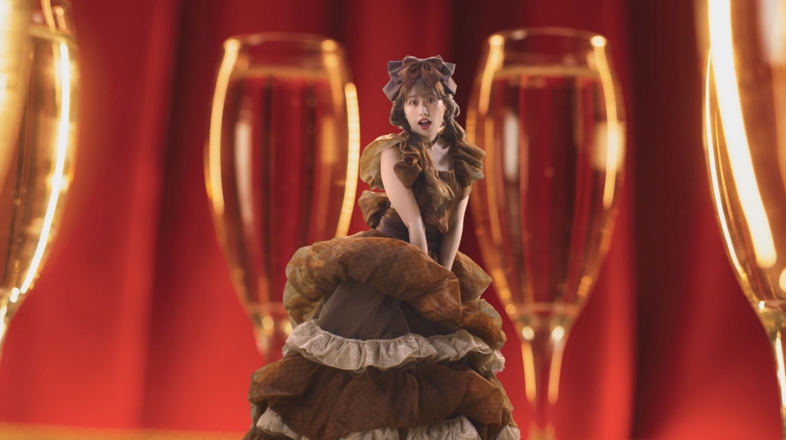 佐々木彩夏（ももいろクローバーZ）「ハッピー♡スイート♡バースデー！」MVより