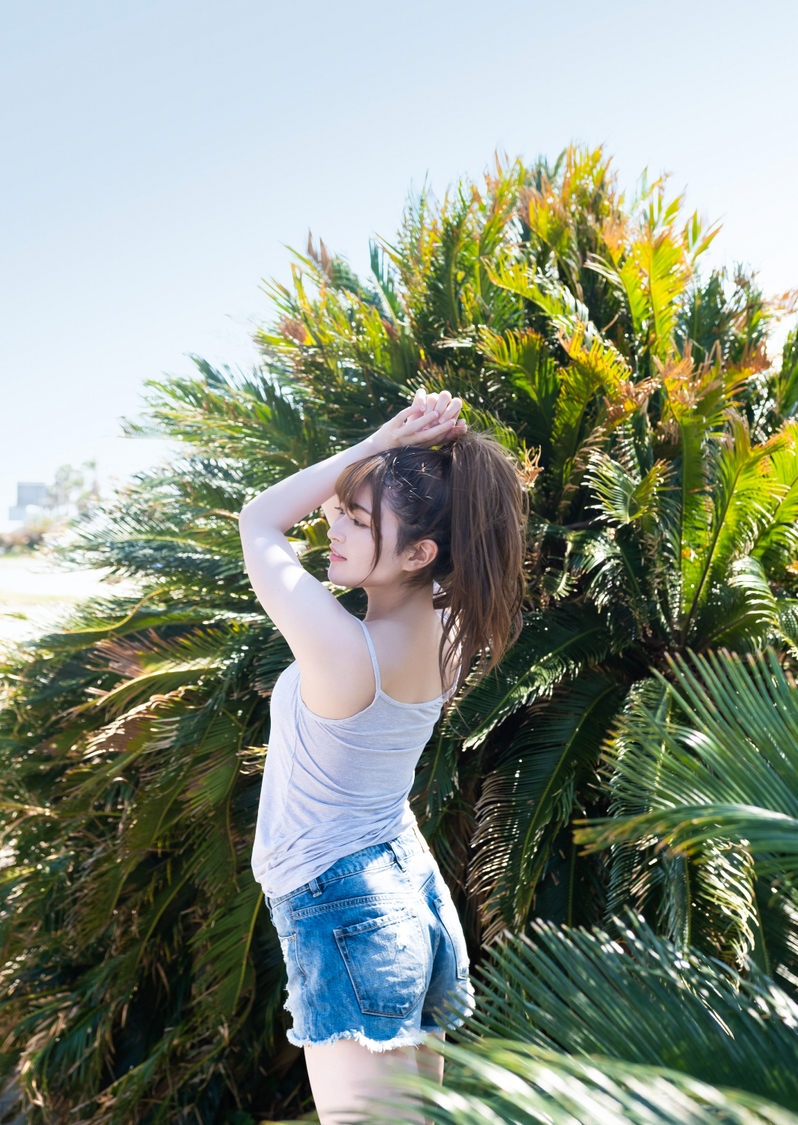 天乃七夕 1st写真集『Milky way』より