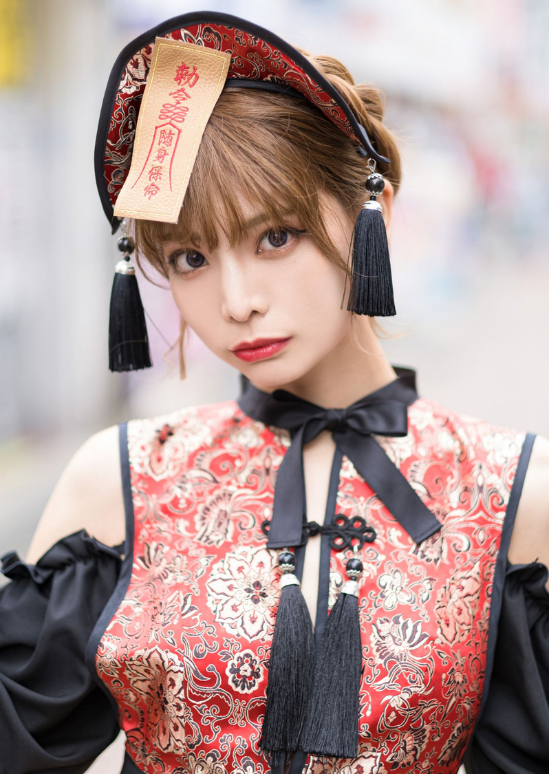 写真集『はじめまして、米倉みゆです。』より