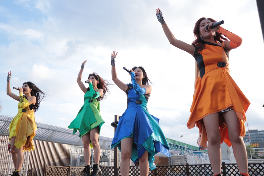 「愛愛ファイヤー!!／私達（with friend）」リリースイベントより