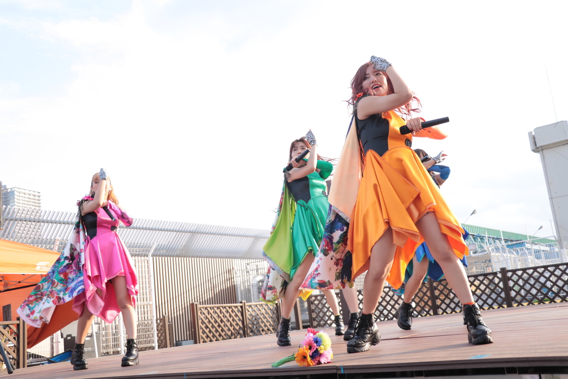 「愛愛ファイヤー!!／私達（with friend）」リリースイベントより